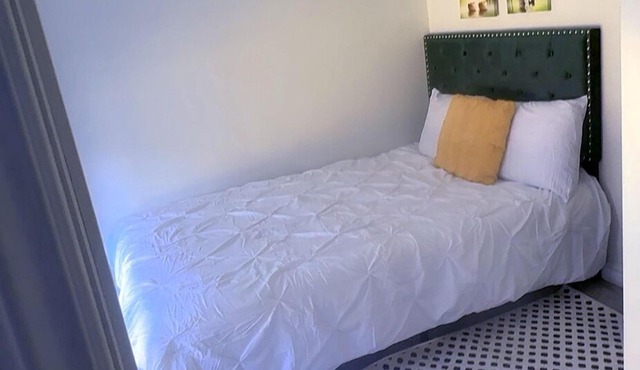 t Private suite W bathroom & laundry -Oshawa . Great for out of town travellers