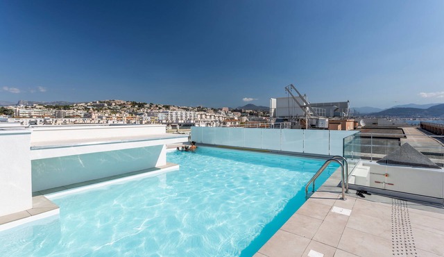 T2 à 5 min du Centre Affaires | TV | Wifi | Sauna