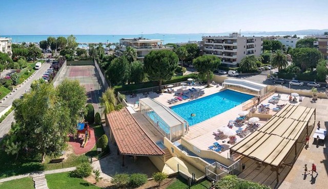 T2 4th floor SOUTH WEST air conditioning swimming pool secure garage