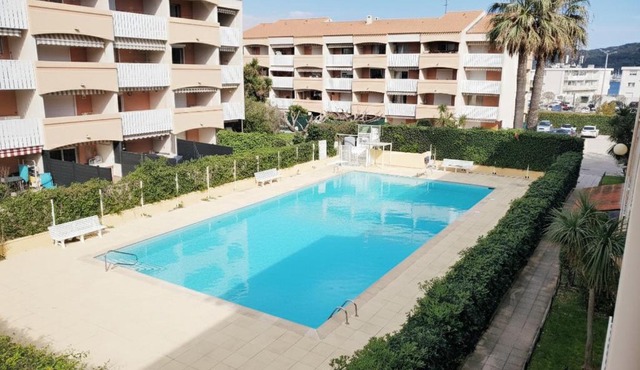 T2 climatisé dans résidence avec piscine, tout à pied