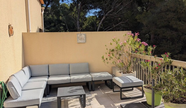 T2 in duplex with terrace, great commodities