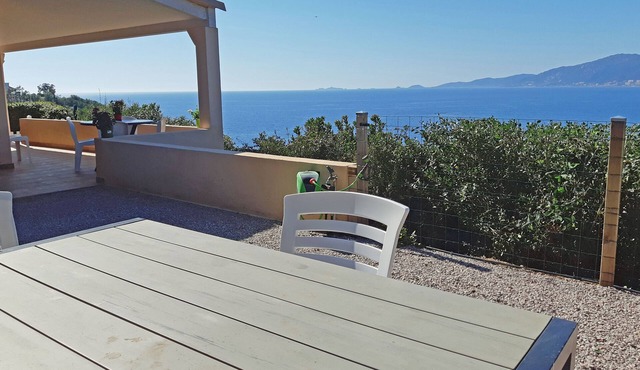 T3 of 68 m2 in Porticcio. Covered terrace 20 m2, small garden 50 m2. Walking distance to the beach.