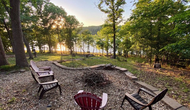 TABLE ROCK LAKE RARE Walk-In Lake Access Swim/Fish From Shore 3 FULL BATHS