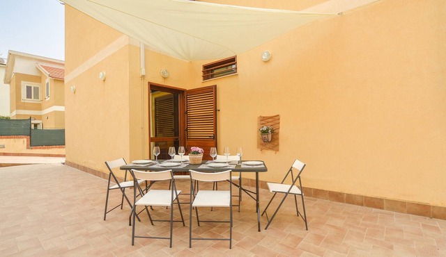 Take a vacation in sunny Sicily. In this spacious vacation home you can spend a wonderful vacation w