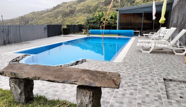 Take full advantage of a relaxing atmosphere with gorgeous sea/mountain views