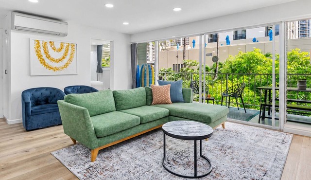 Take-it-easy Waikīkī Beach Condo