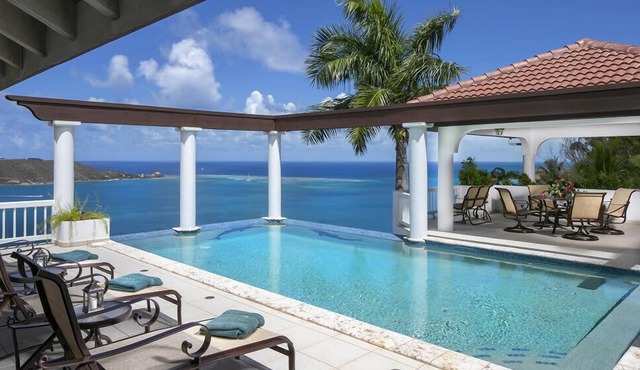 Tamar in Leverick Bay by Personal Villas - Ambiance of Carefree Island Living