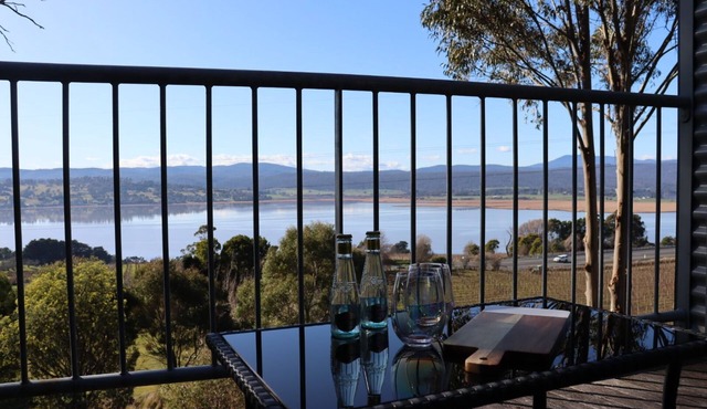 Tamar Ridge Studio with Terrace