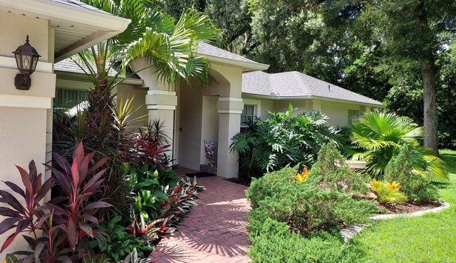 Tampa -Seffner-Brandon FL 3 bed 1 bath family, pet-friendly house
