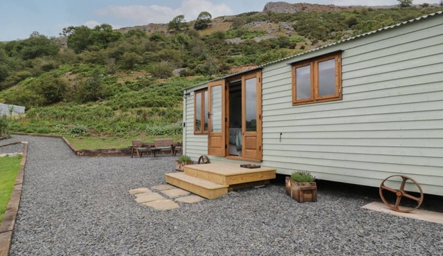 Tan Y Castell Shepherds Hut,.