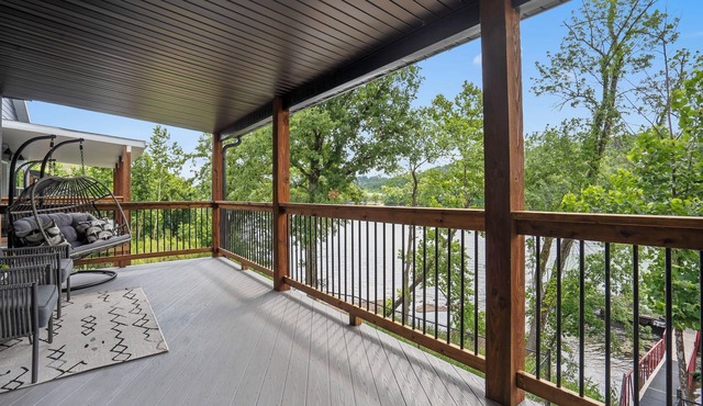 Taneycomo Waterfront Retreat Near Branson Landing Private Hot Tub Free Daily Tickets