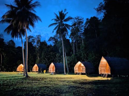 Tanjung Kalemo Resort