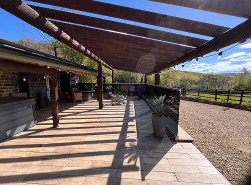 Tanyard Barn - Luxury Hot Tub & Secure Dog Field Included