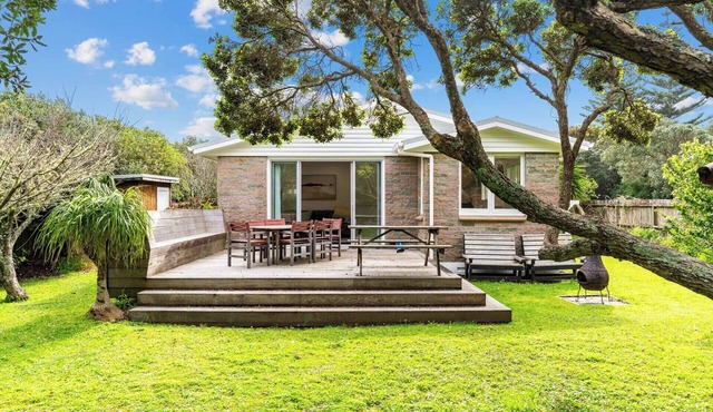 Taotahi Hideaway - Ruakaka Waterfront