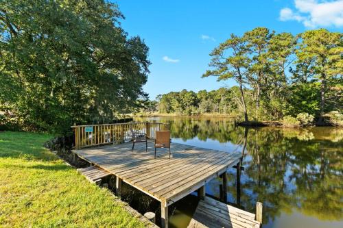Tara's Riverfront Hideaway