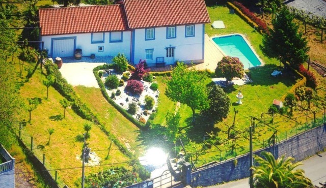 Tarrío House with Pool. (Santiago de Compostela)