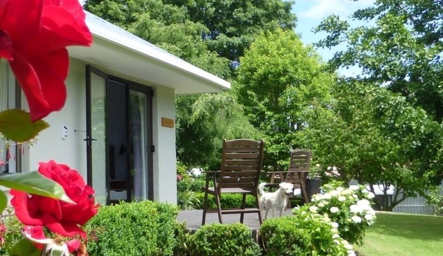 Tasteful spacious private garden quest house