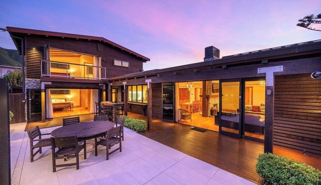 Tata Beach Front Retreat - Golden Bay at its finest