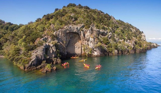 Taupo Maori Rock Carvings Small-Group Half-Day Kayak Tour