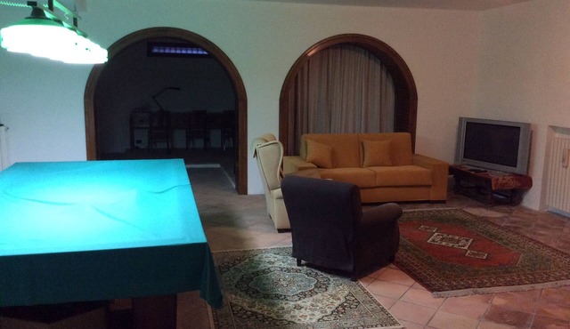 Tavern in villa 3 km from the city center and 10km from the Melendugno marines.