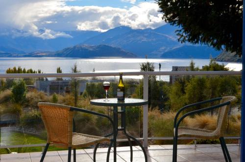 Tawhiri - tranquility, space and stunning views in paradise