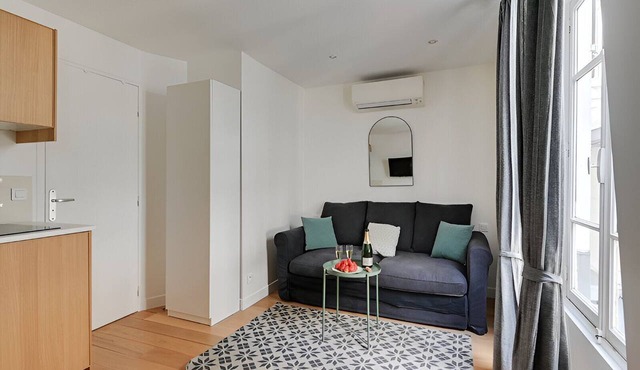 TBS 16 - Elegant studio in Montorgueil district