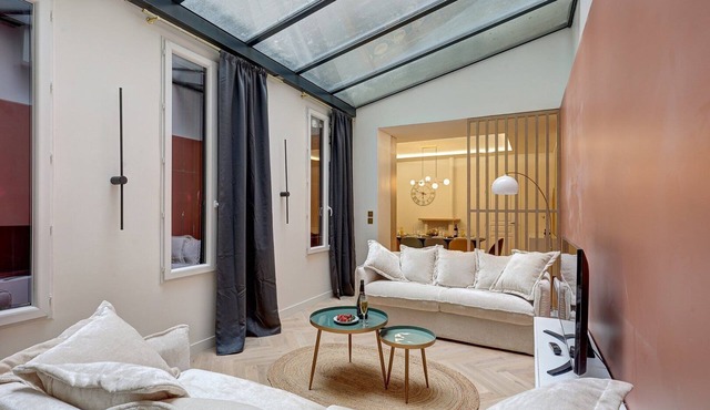 TBS 174 - Exceptional flat in the heart of Paris
