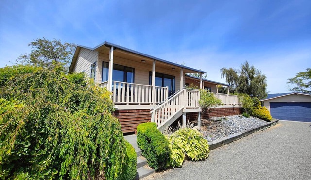 Te Anau Mountain Views