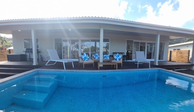 Te Aro Villa 1 Brand new 3 brm villa with pool in Muri.