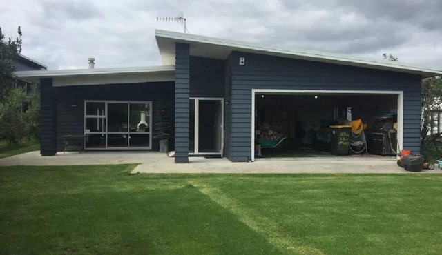 Te Horo - Large House Close to Beach and Amenities