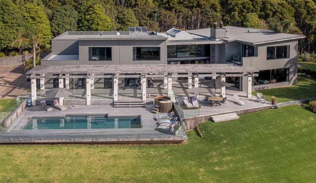 Te Punga Lodge - Whangapoua Beach Luxury Villa