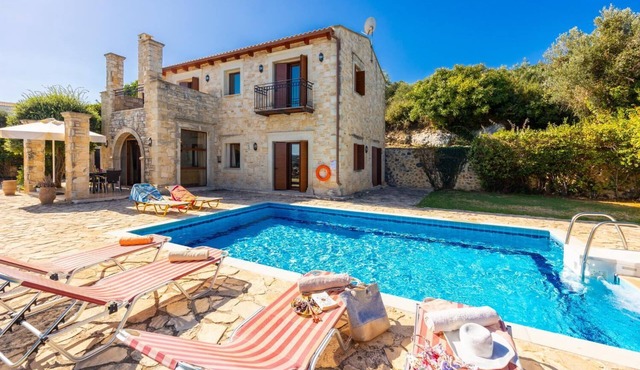 Teacher Cottage - Three Bedroom Villa, Sleeps 8