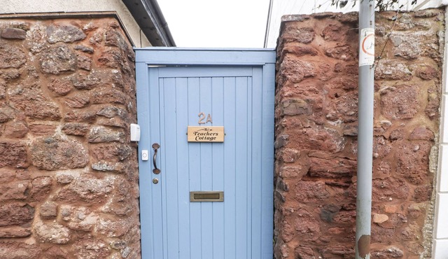 TEACHER'S COTTAGE, pet friendly, with a garden in Wiveliscombe