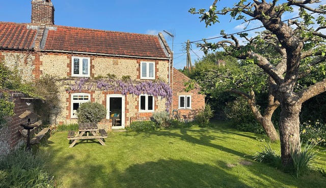 TEAL COTTAGE, Burnham Overy Staithe, Norfolk.