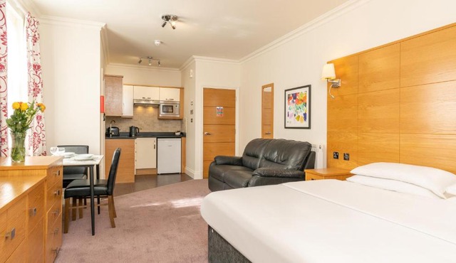 Teddington Lodge