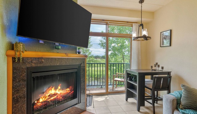 Tee Time Terrace - Cozy Family Condo near Attractions. Pet Friendly!