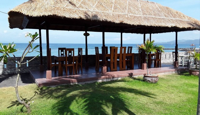 Temple Cafe & Seaside Cottages