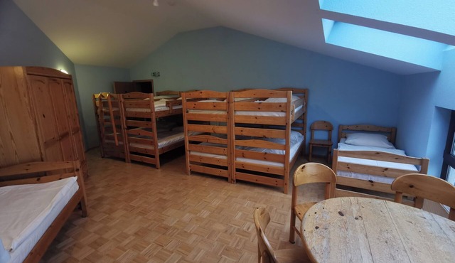 Ten-bed room