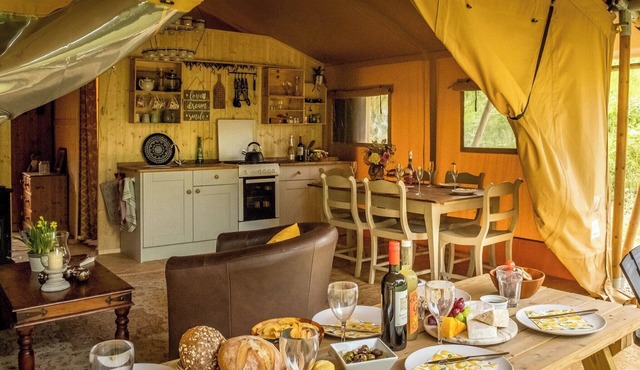 Tent 2 Tangleweood - UKC4717