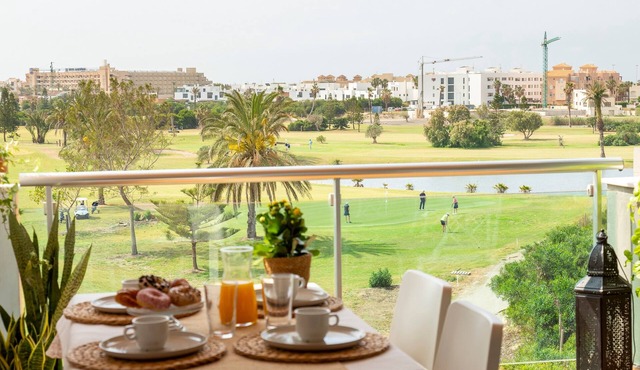 Terrace Overlooking Golf Course with Pool & AC – Relaxation and Beach in Almerimar