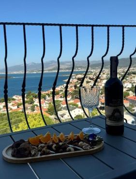 Terrace Urla