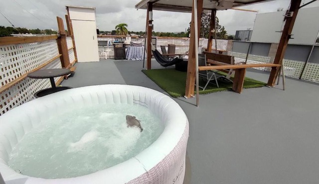 Terrace with Jacuzzi Modern 2