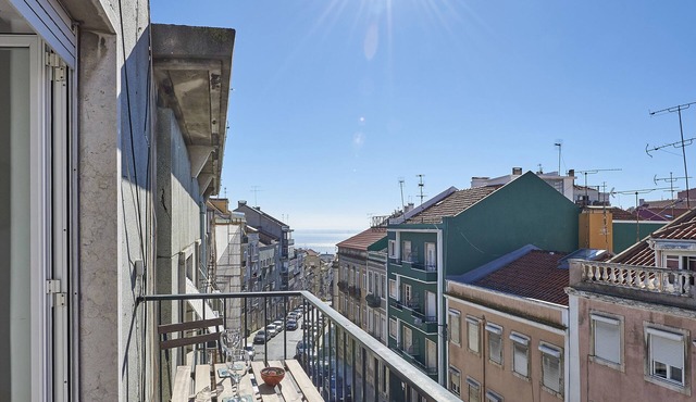TERRACE WITH RIVER VIEW * 1BD APT *