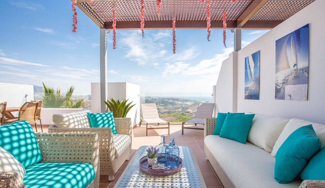 Terraced 2 BR/2 Bath Apt Cala de Mijas with Golf, Mountains & Sea views.