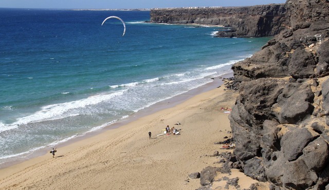 TERRACED HOUSE VERY NEAR OF THE LAGOONS OF THE COTILLO AND 5 MINUTES WALK TO THE CENTER OF THE TOWN