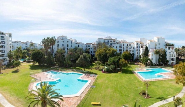 TERRAZAS DE BANÚS SUNLIT RETREAT, WALK EVERYWHERE!