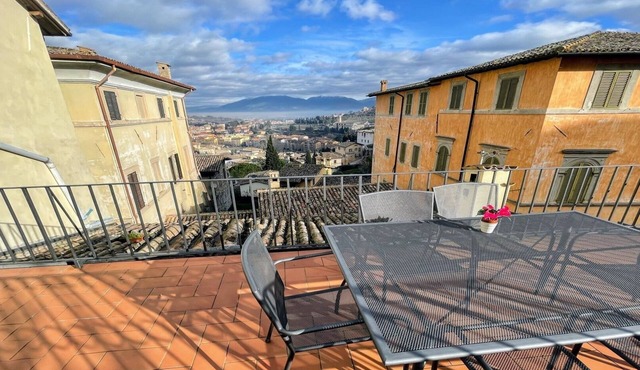 TERRAZZA DUOMO/SPOLETO CENTRE/PEDESTRIAN/SLPS 6/WIFI/ROME 1 HR