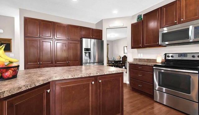 Terrific house with AC in charming Canal Winchester