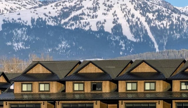 Teton Duo | Side-by-Side Homes Hot Tub Walkable