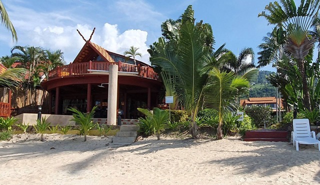 Thai Style Beachfront 3 bed Villa with Pool